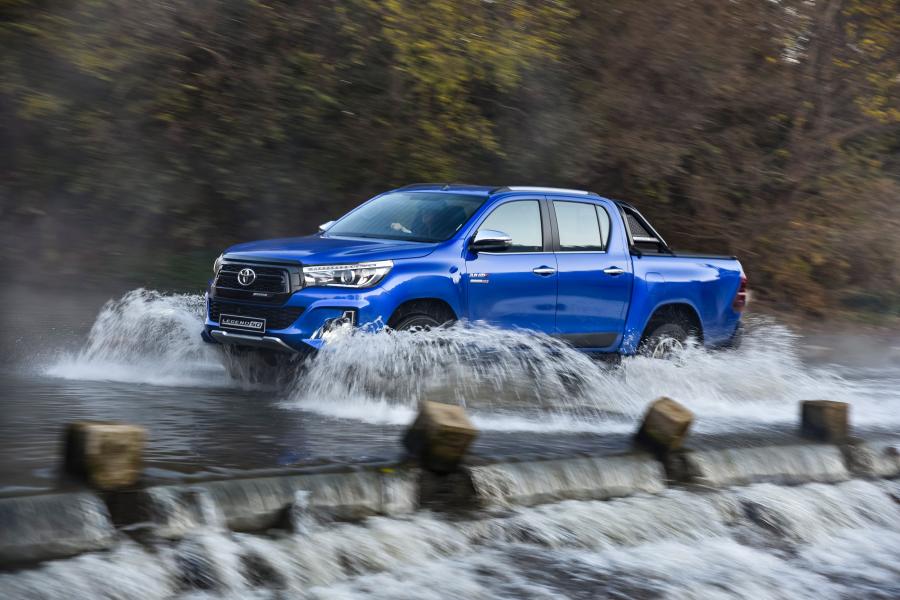  Toyota Hilux Legende 50 Double Cab 2019 года  (ZA) (фото 37 из 43)